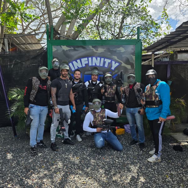 Grupo llegando al campo de Infinity