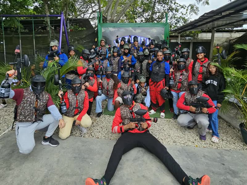 Grupo equipado en Infinity Paintball